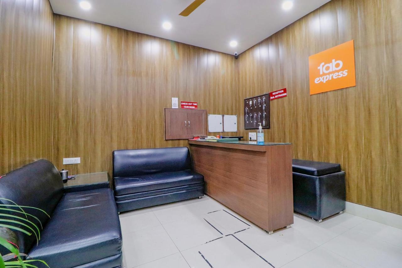 Fabexpress Kartikey Inn Haridwār Extérieur photo